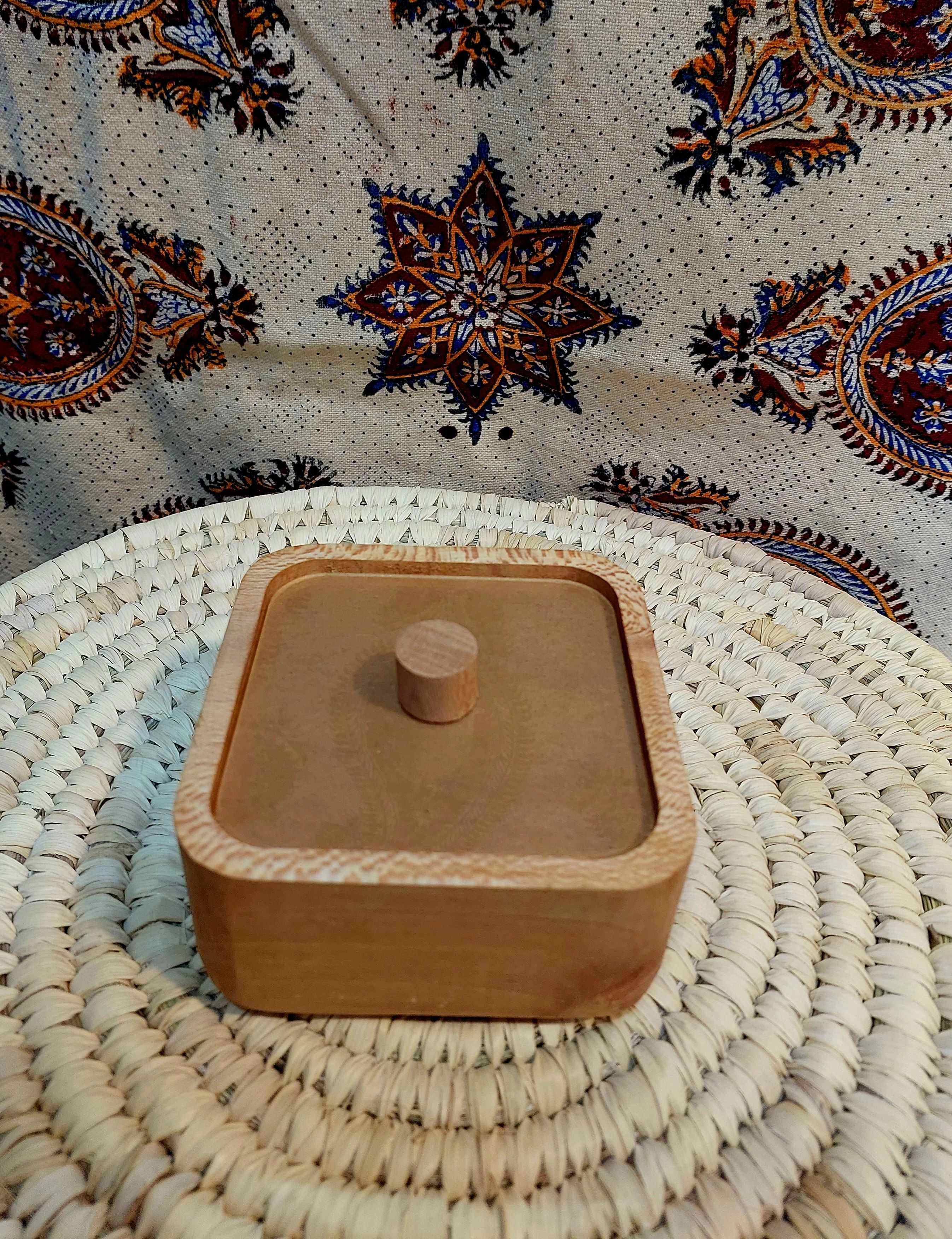 قندان چوبی