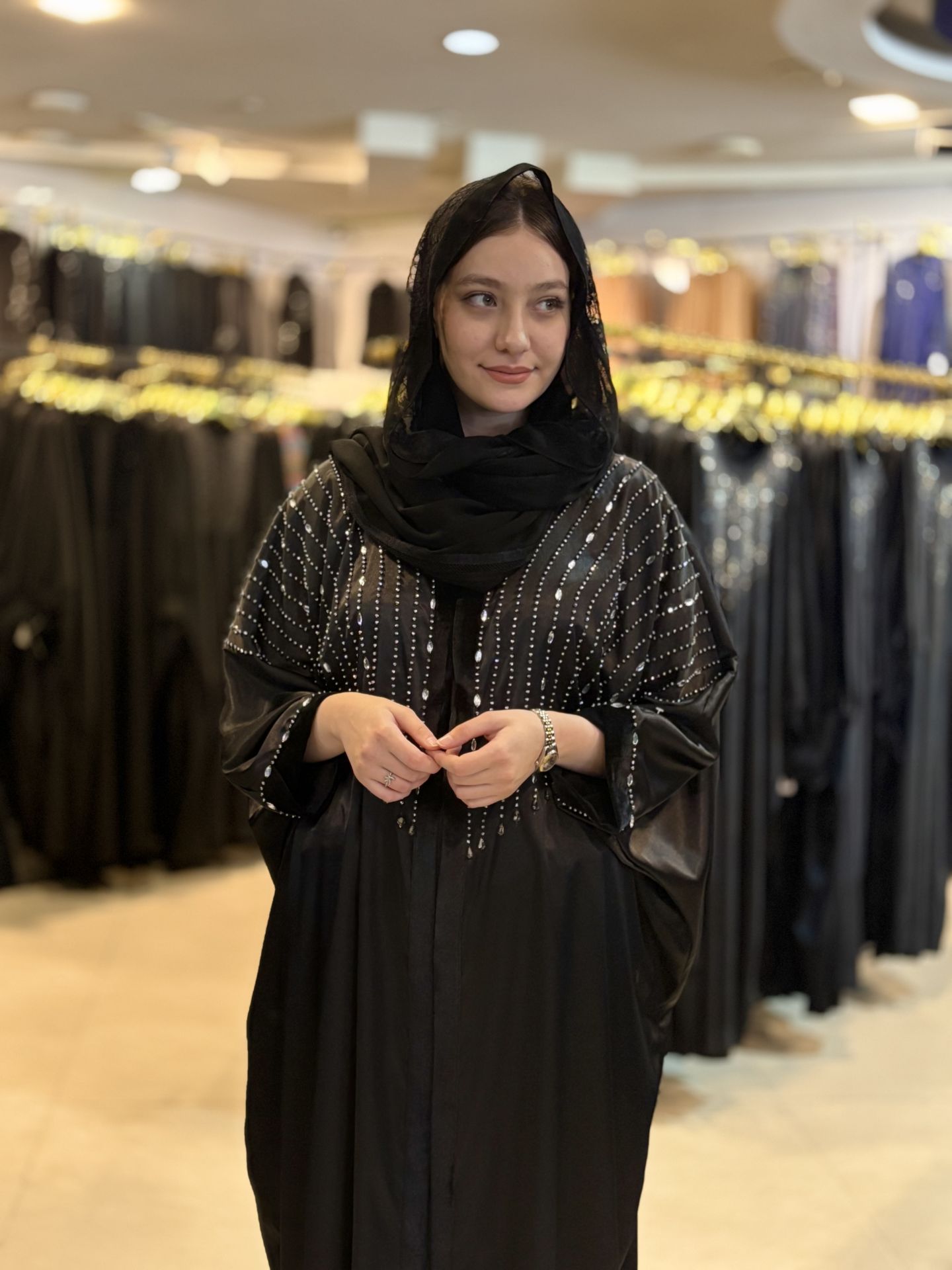 عبا ساتن لاورت